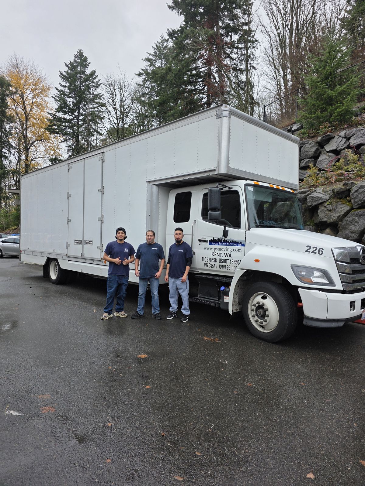 Moving company Seattle — Puget Sound Moving crew, Seattle's #1 rated movers, WA Licensed & Insured